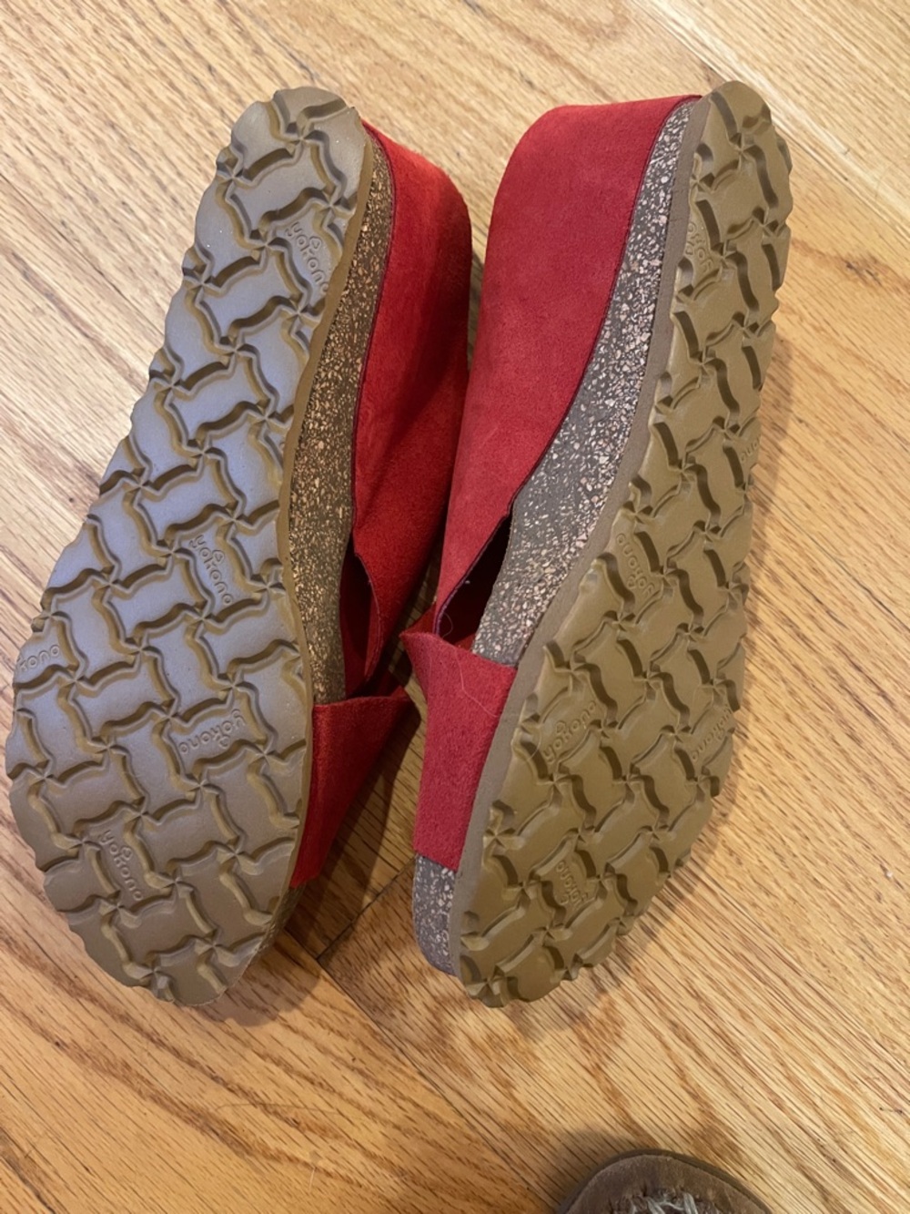 Yokono Red Suede Crossband Slide Sandals - Picture 5 of 5